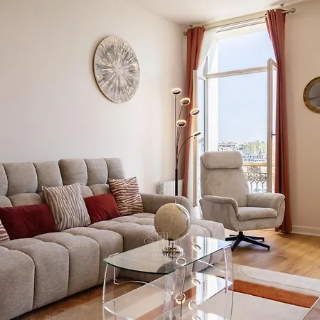 1ere Loge Vieux-port • Meuble Tourisme 4* & Clim *